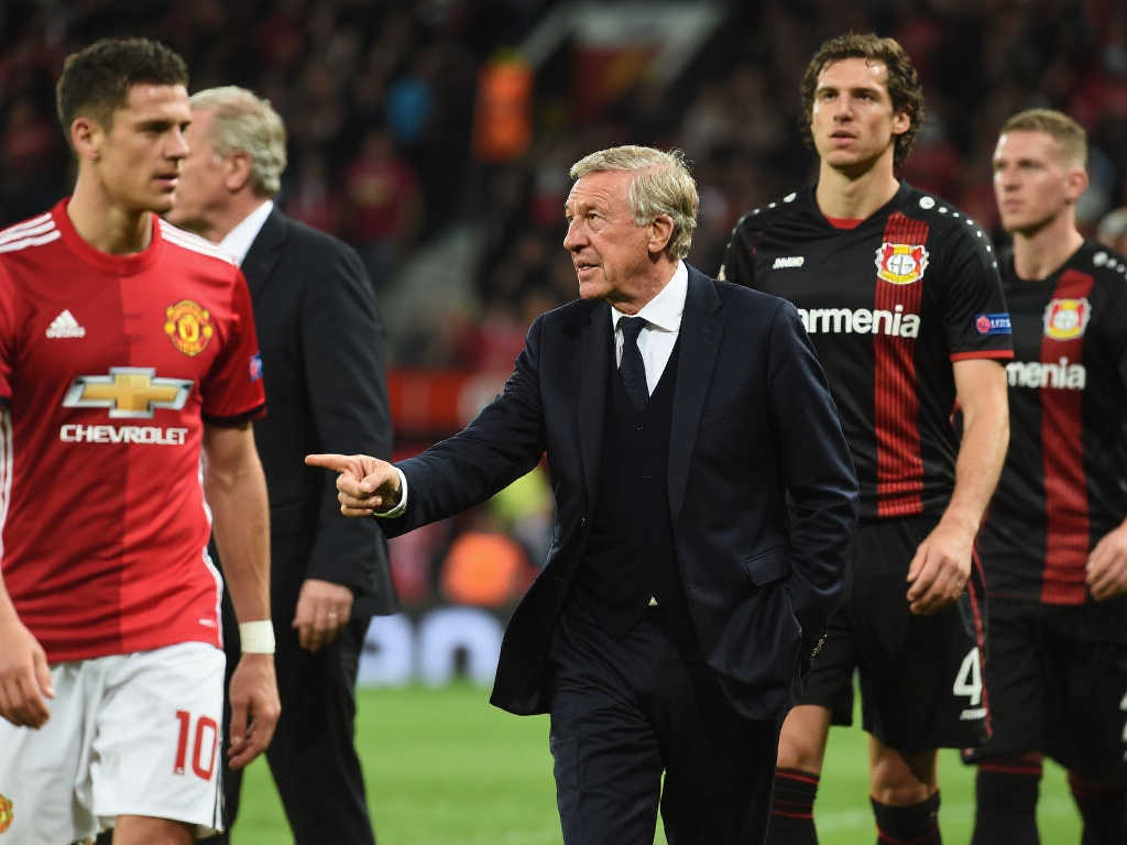 拜仁换帅新策略：追逐阿隆索或为心理战，高层否决弗里克回归